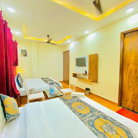Hotel Holiday First 300 Meter From Golden Temple Amritsar Exterior photo